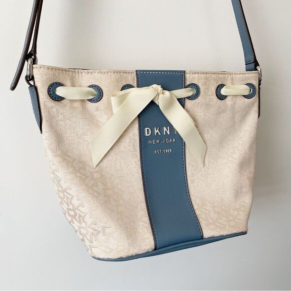 DKNY Ivory Cream and Blue Trims Lace Bow Front Bucket Style Crossbody Purse Bag - Picture 3 of 14